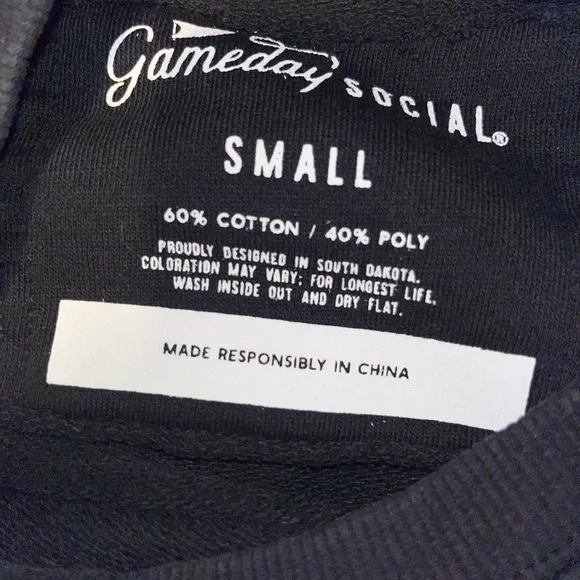 Indiana Hoosiers University Black Split Cropped Crew neck Sweatshirt Size Small - Picture 7 of 7